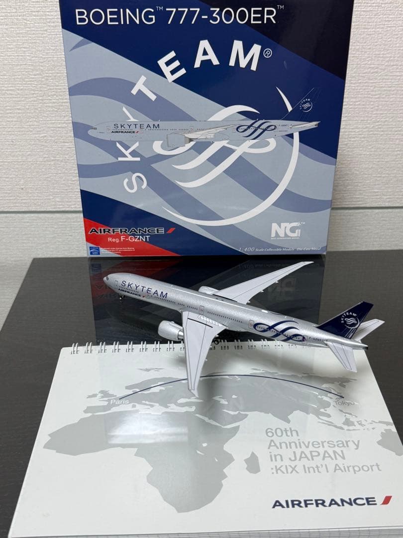 エールフランスB777-300ER スカイチーム特別塗装機 1/400スケール