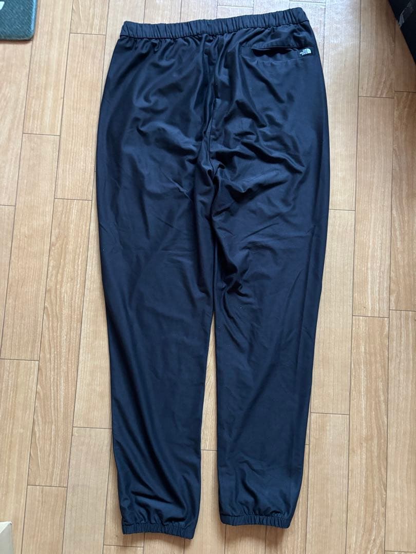 THE NORTH FACE トレーニングパンツ ブラック