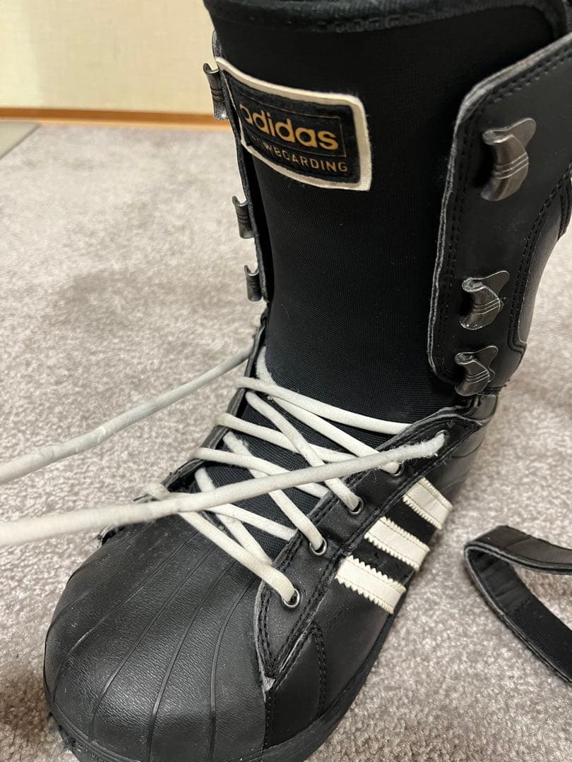 adidas スノーボードブーツ 黒/白
