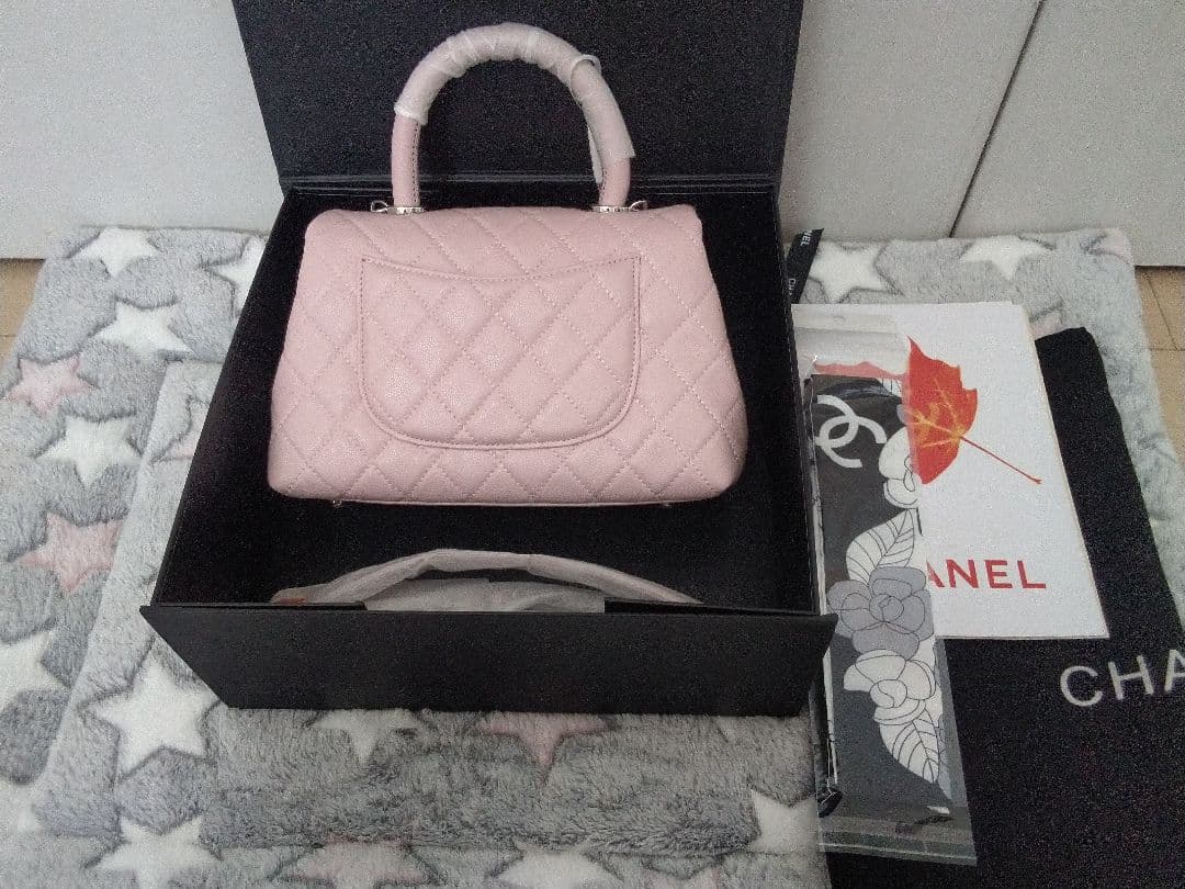 CHANEL キルティングココハンドルチェーン付ノベルティー