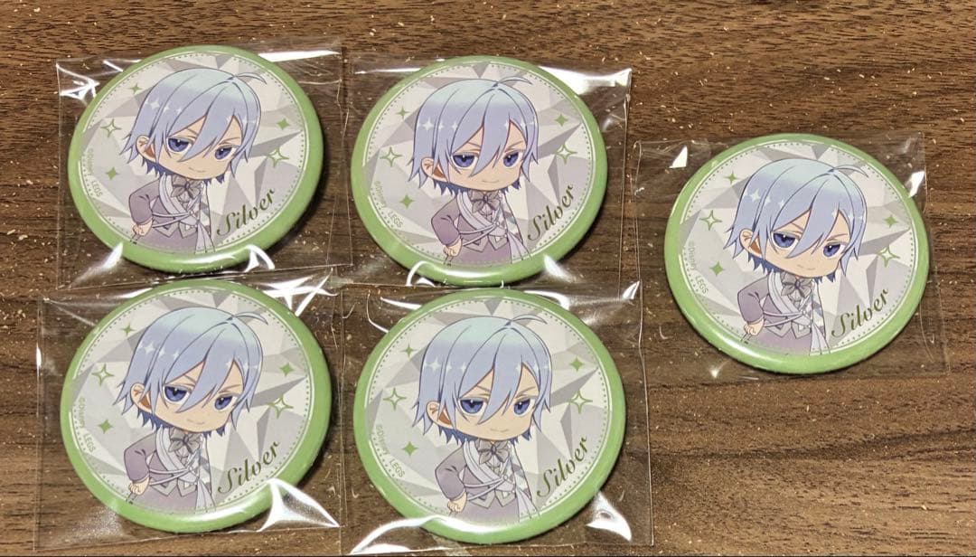 ツイステ　OH MY CAFE 2023 プラチナ　缶バッジ　シルバー