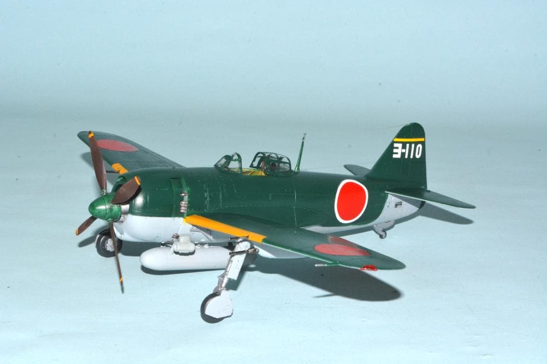 [完成品]1/48スケール　日本海軍　局地戦闘機『紫電』1１型甲