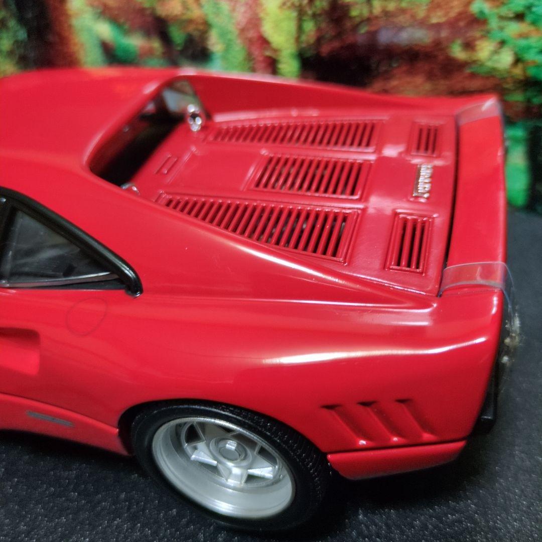 1/18ミニカー フェラーリ288 GTO 1984