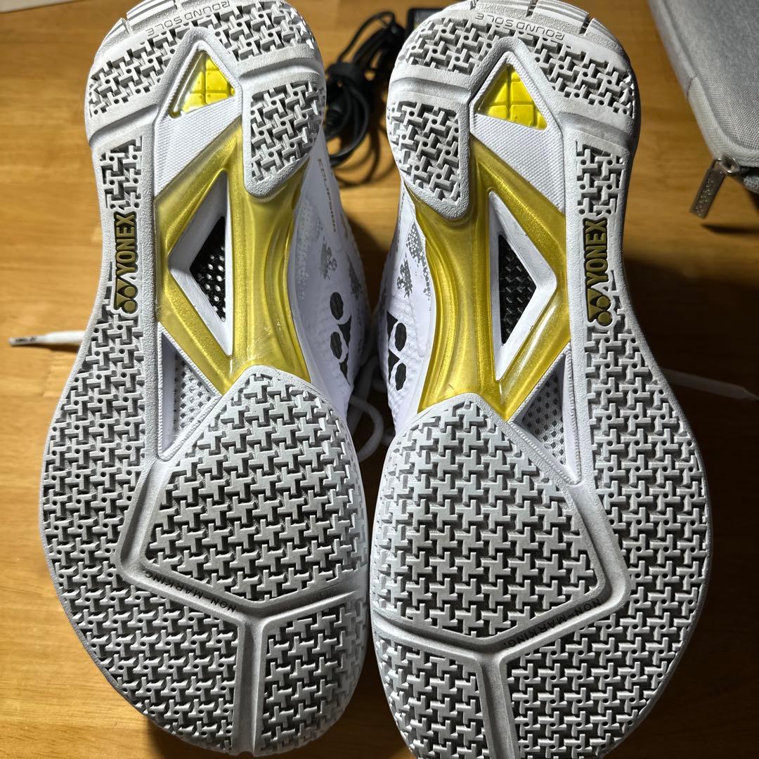 YONEX バドミントンシューズ ホワイト