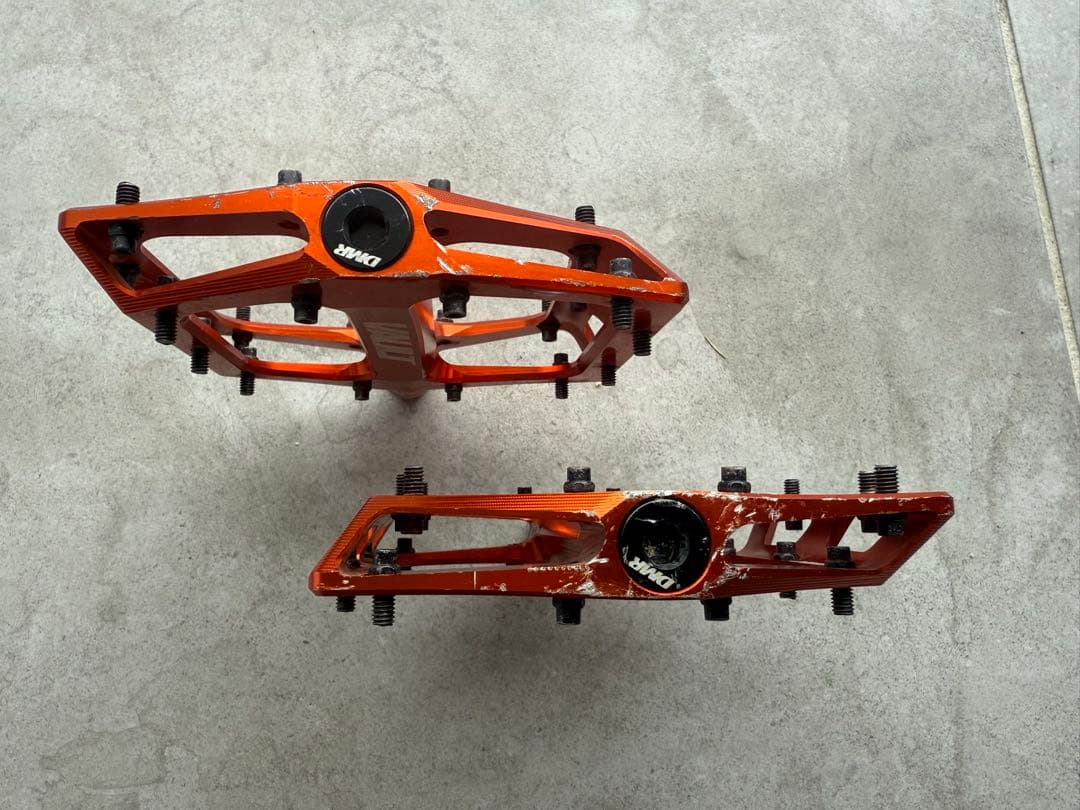 DMR VAULT フラットペダル オレンジ