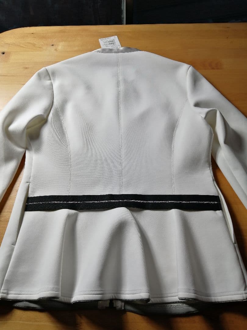 新品　ランバンスポール　裾フリル　シルバーラメ　ノーカラー　ジャケット