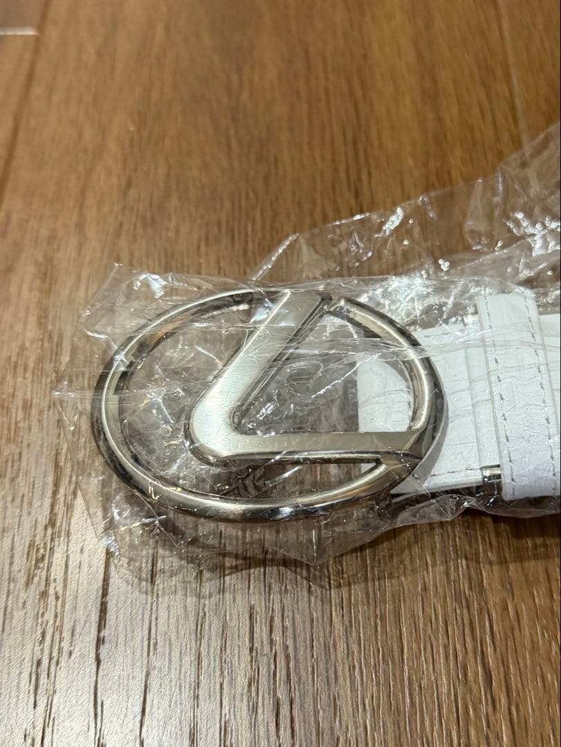 【LEXUS】ホワイトレザーベルト