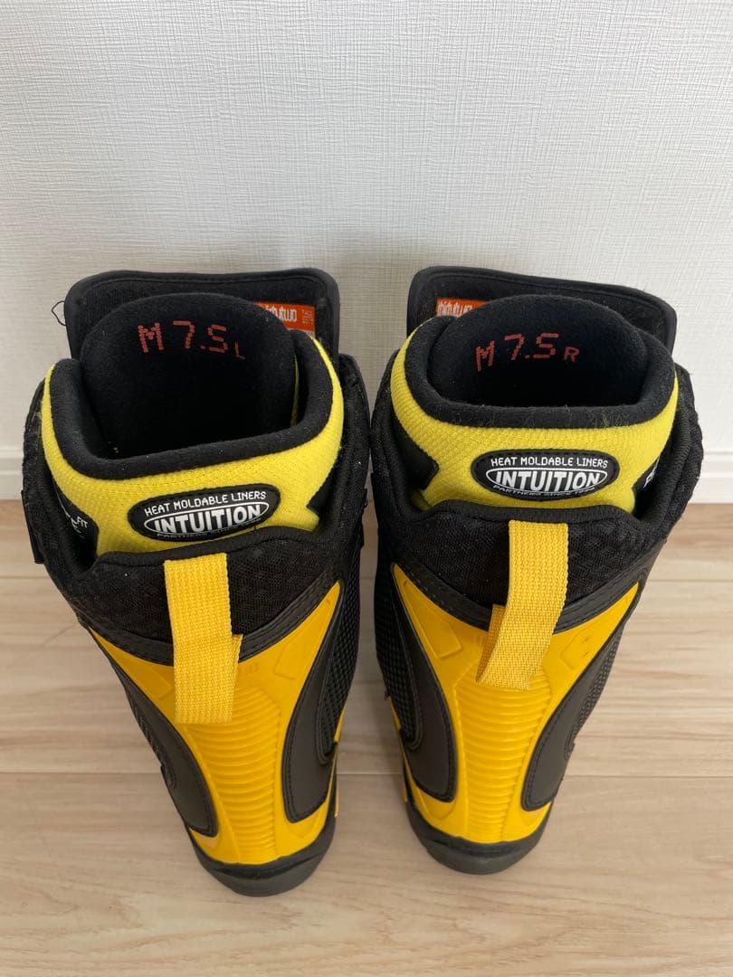 Thirty two 32 Jones モデル スノーボードブーツ 25.5cm