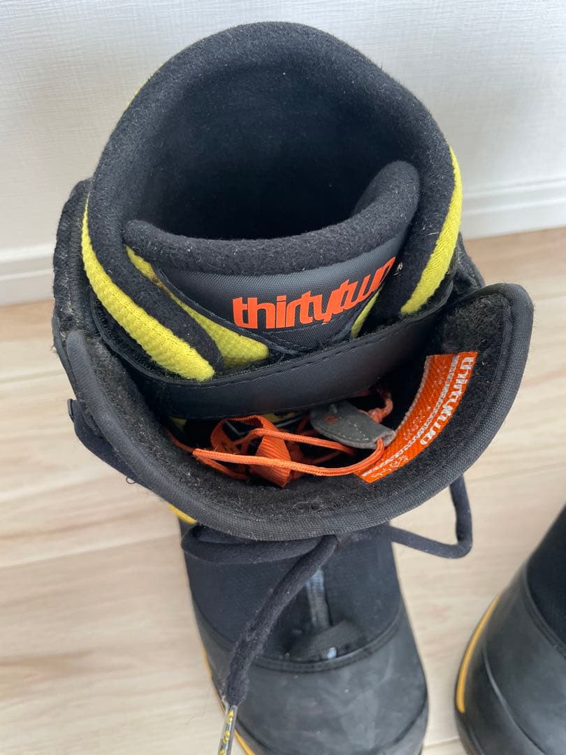 Thirty two 32 Jones モデル スノーボードブーツ 25.5cm