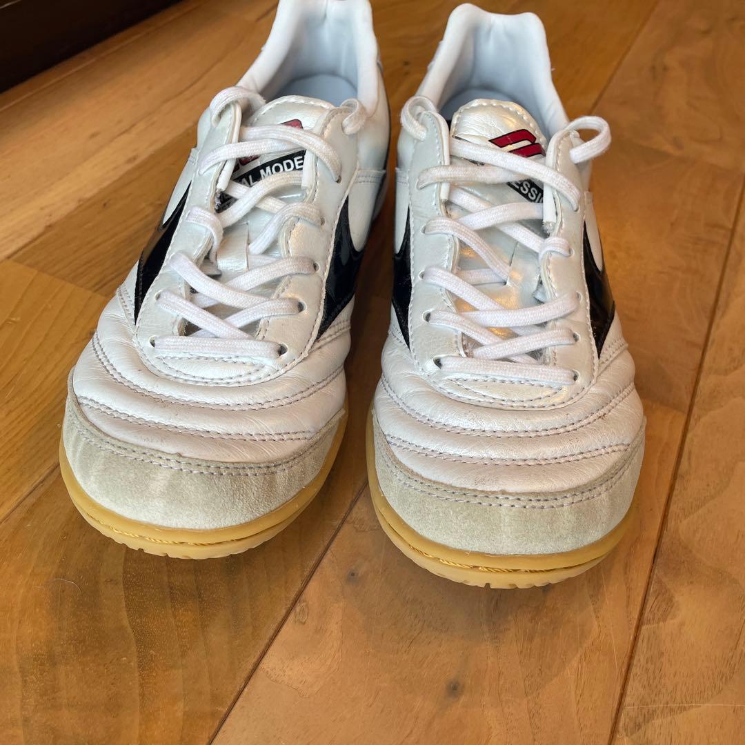 MIZUNO MORELIA フットサルシューズ 23センチ