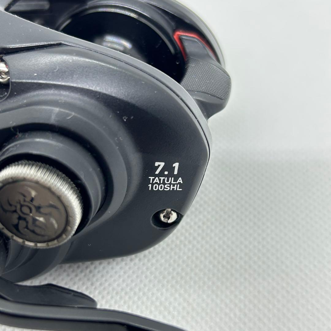 【美品】 ダイワ タトゥーラ 100SHL 7.1 ベイトリール