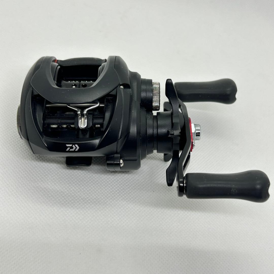 【美品】 ダイワ タトゥーラ 100SHL 7.1 ベイトリール