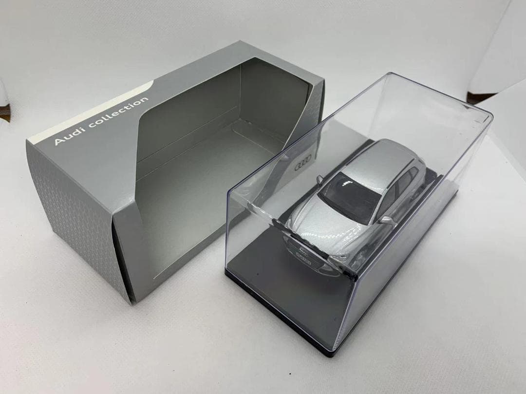 アウディ特注 1/43 アウディ AUDI Q5 シルバー