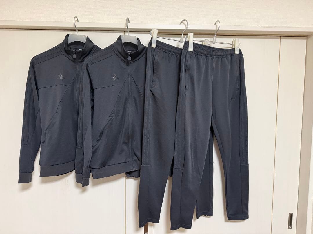 adidas ダークグレー ジャージ上下2セット