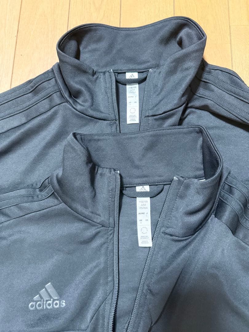 adidas ダークグレー ジャージ上下2セット
