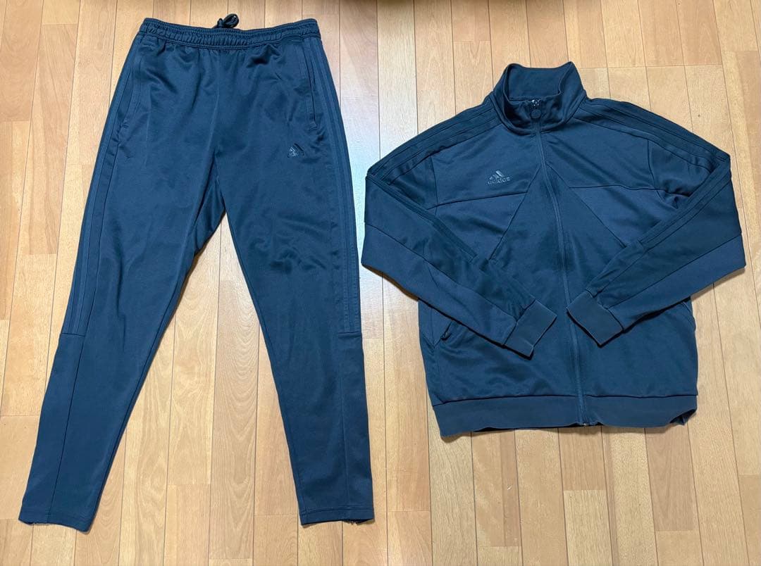 adidas ダークグレー ジャージ上下2セット