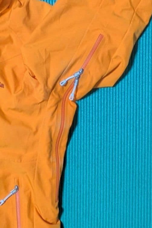 patagonia 女性用スキーウェア オレンジ