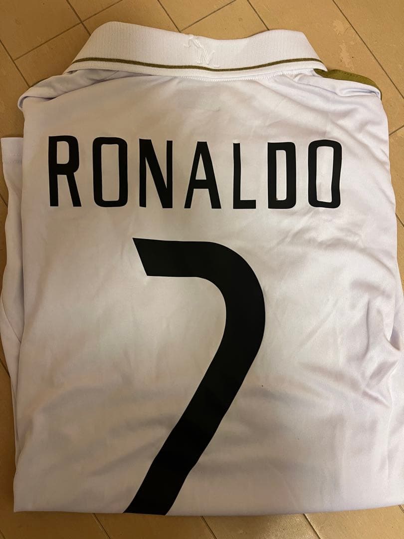 クリスティアーノ・ロナウド レアル・マドリード シャツ　サッカー　フットサル
