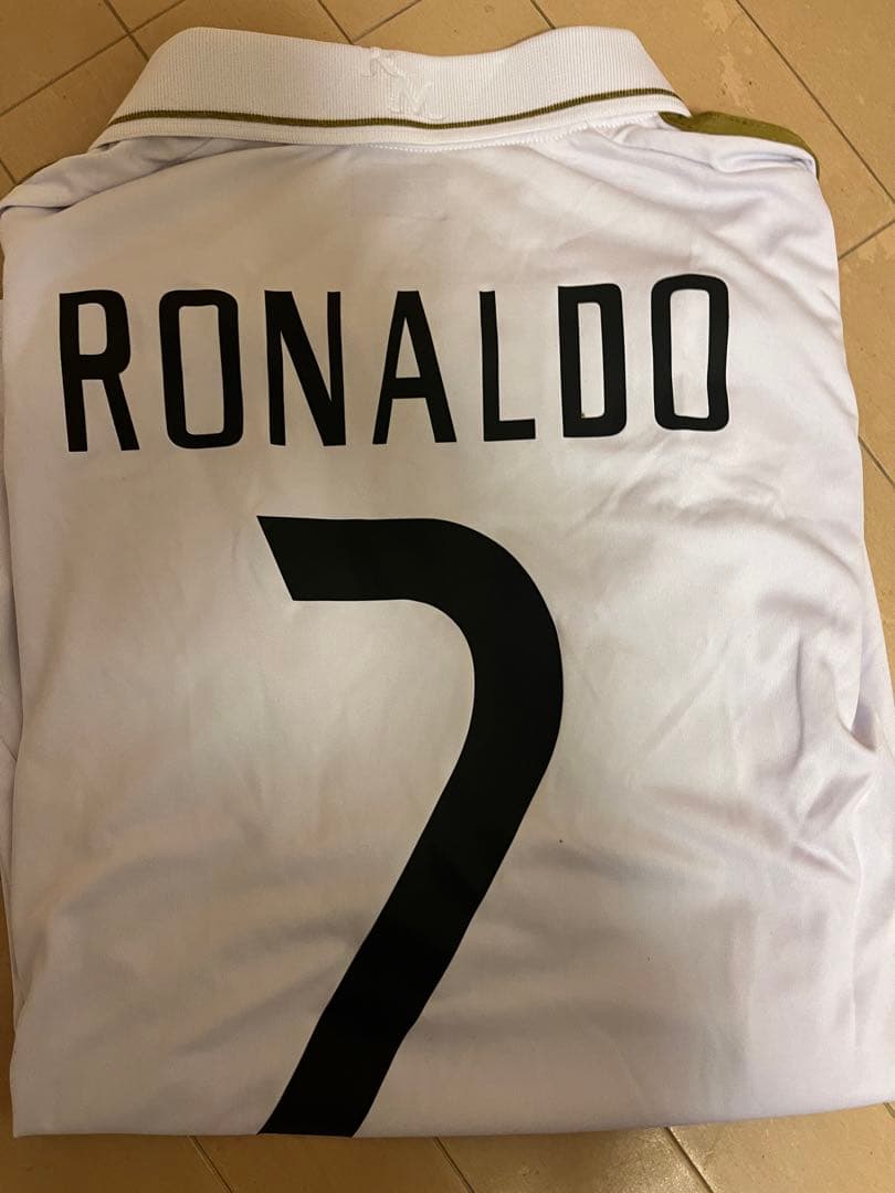 クリスティアーノ・ロナウド レアル・マドリード シャツ　サッカー　フットサル