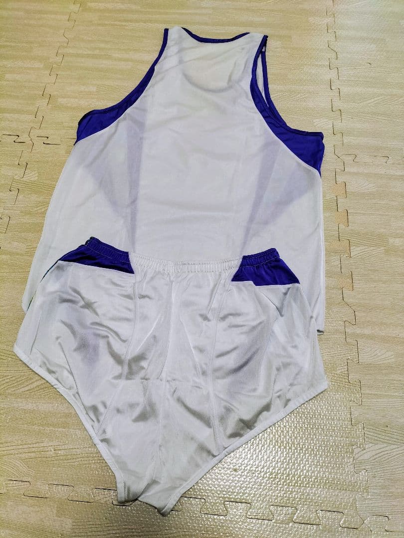 【美品】ミズノ陸上ユニフォームO/LLサイズ　光沢サラサラ白ランパンランシャツ