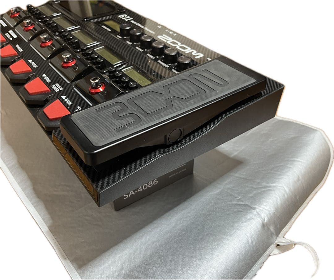 「動作確認済み」ZOOM G11 マルチエフェクター ギター　acアダプター付属