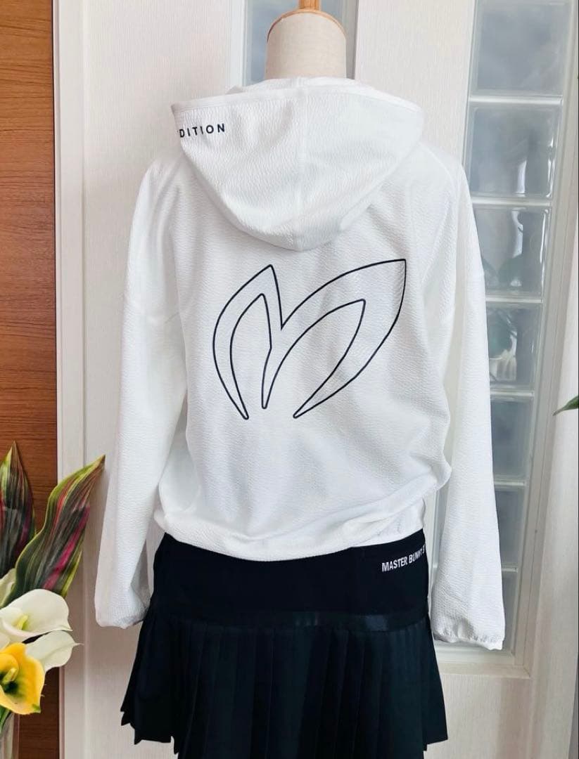 ⭐️新品⭐️マスターバニー　ジップアップパーカー　フーディ　UV加工 白