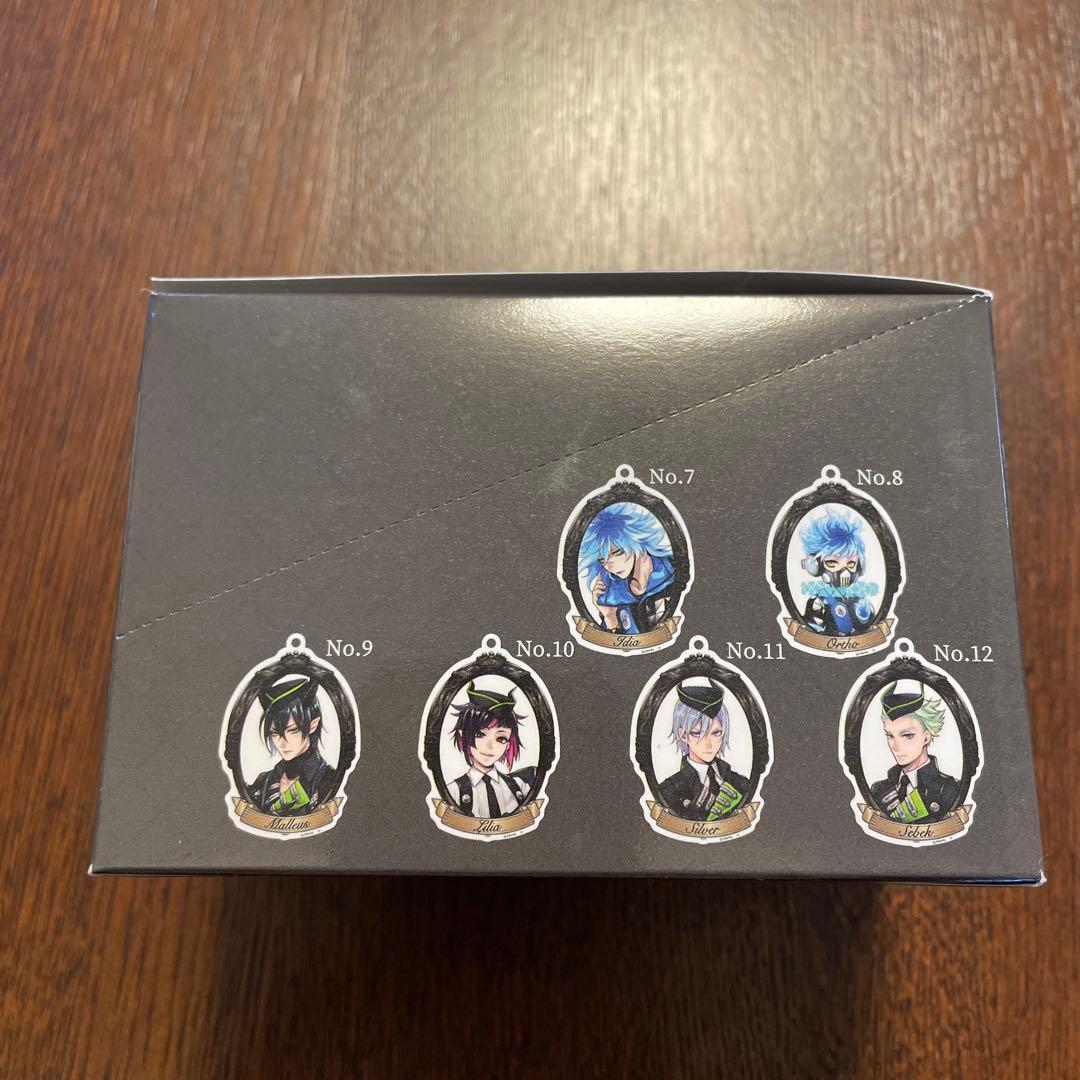 ツイステッドワンダーランド　ツイステ　アクリルキーホルダー　箱買い
