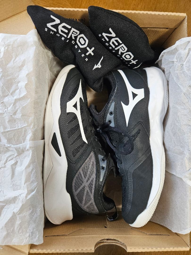 美品　Mizuno 25.5cm バレーボールシューズ (おまけ付き)