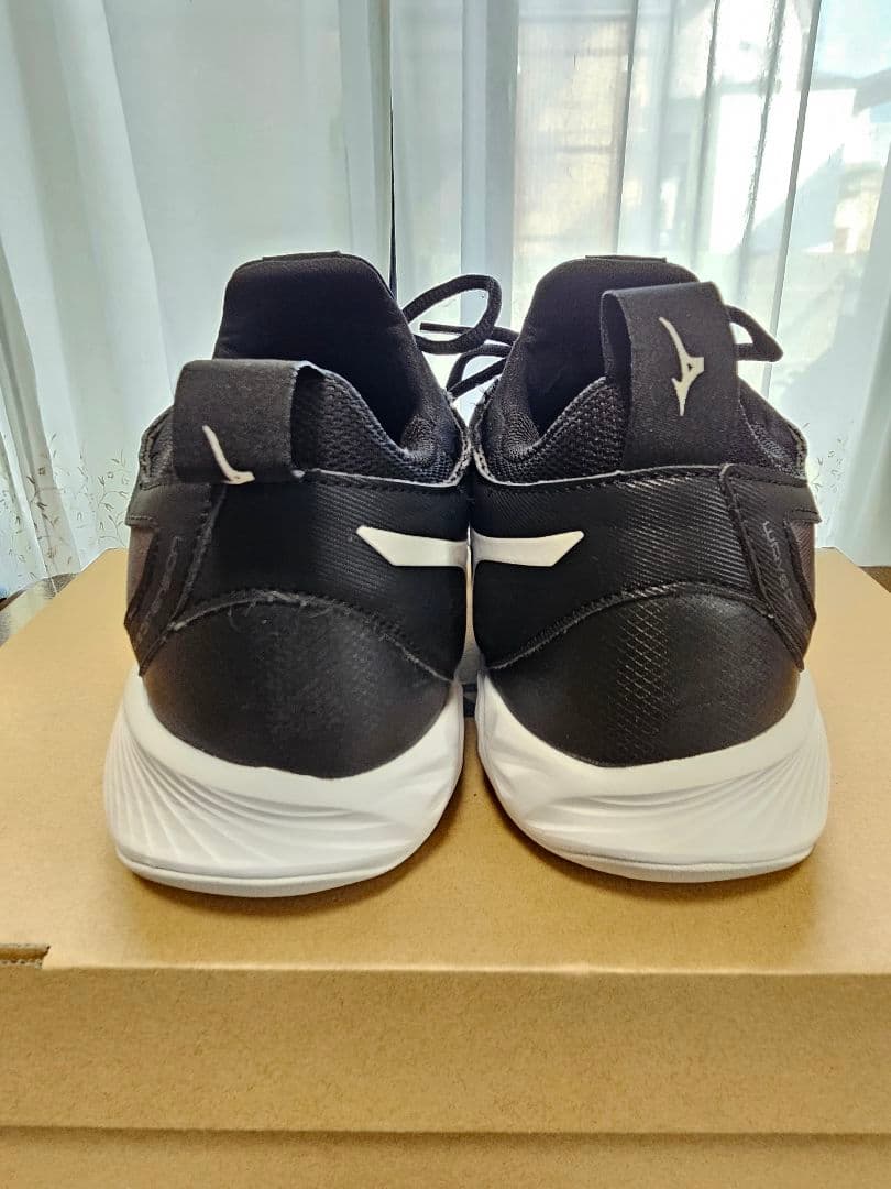 美品　Mizuno 25.5cm バレーボールシューズ (おまけ付き)