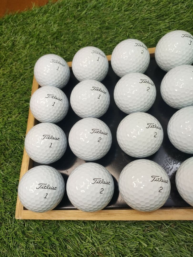 タイトリストPROV1　2023年モデル優良ロストボール20個。