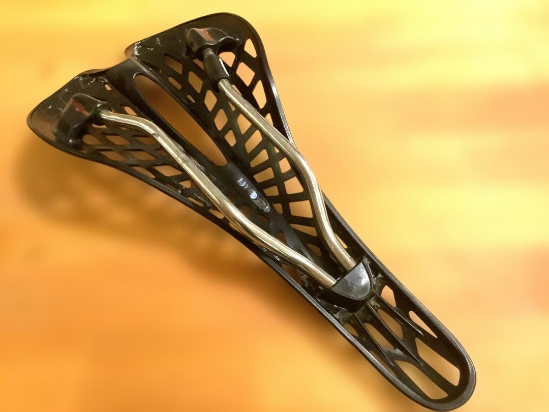 TIOGA Spyder TwinTail サドル ブラック