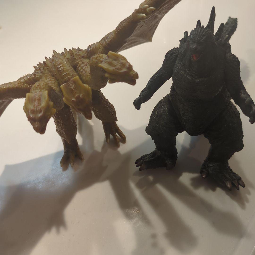ゴジラとキングギドラ フィギュアセット