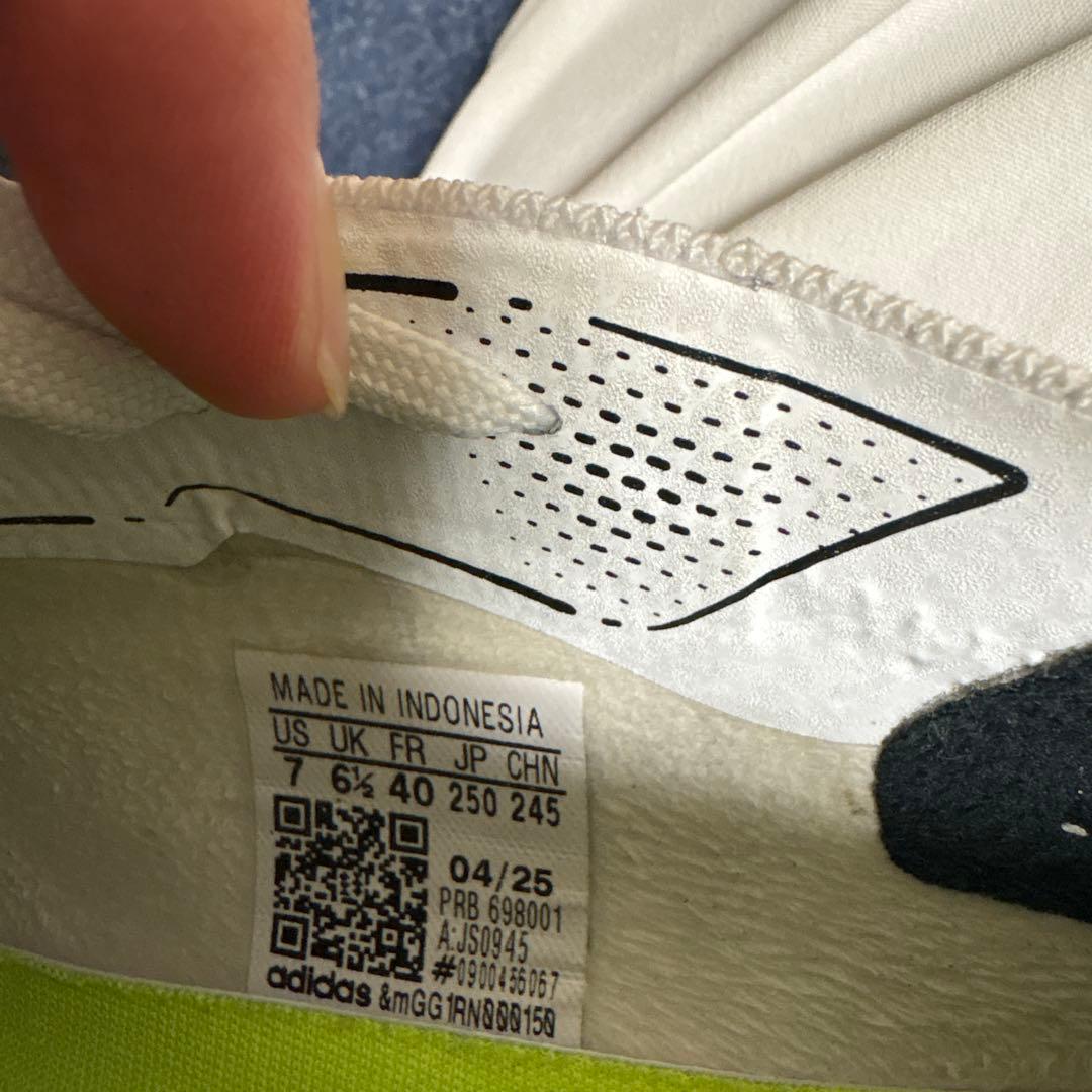 adidas Predator サッカーシューズ ホワイト/イエロー/ブラック