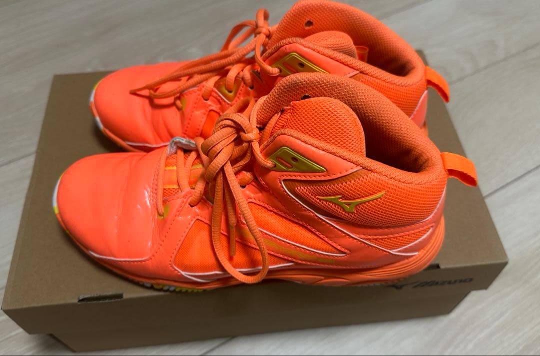MIZUNO ミズノ ウエーブダイバース LG4 Ltd 23.5