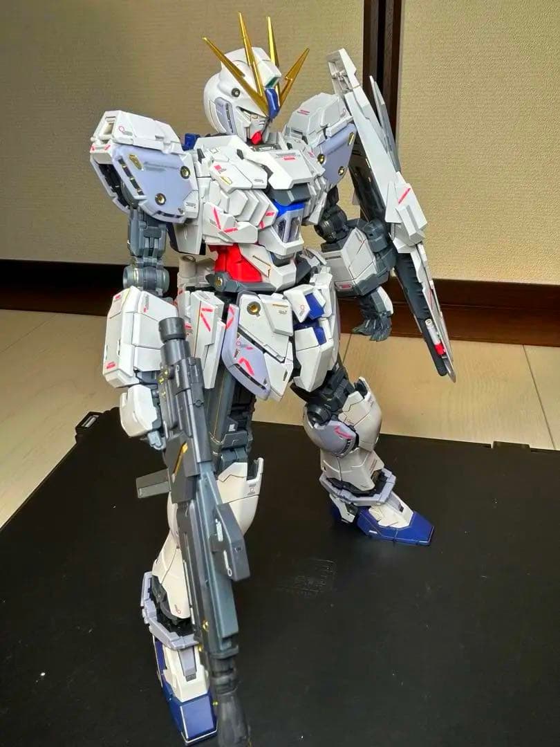 MG ナラティブガンダム&シナンジュスタイン　完成品　無塗装