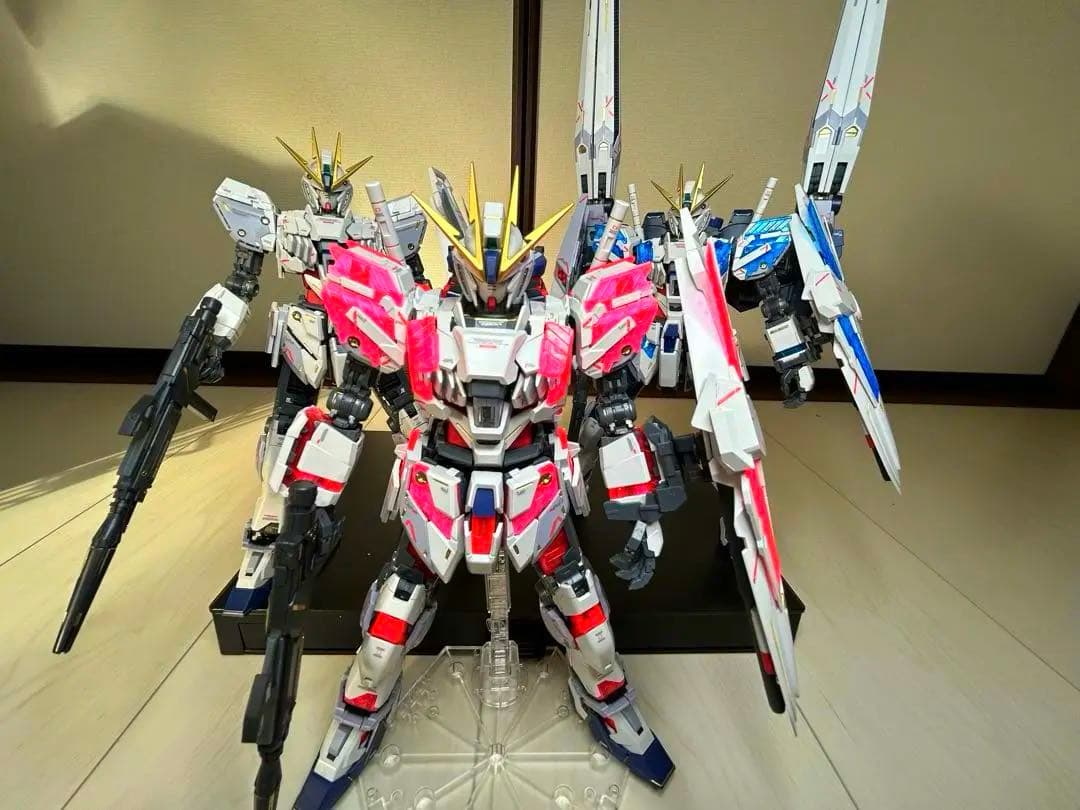 MG ナラティブガンダム&シナンジュスタイン　完成品　無塗装