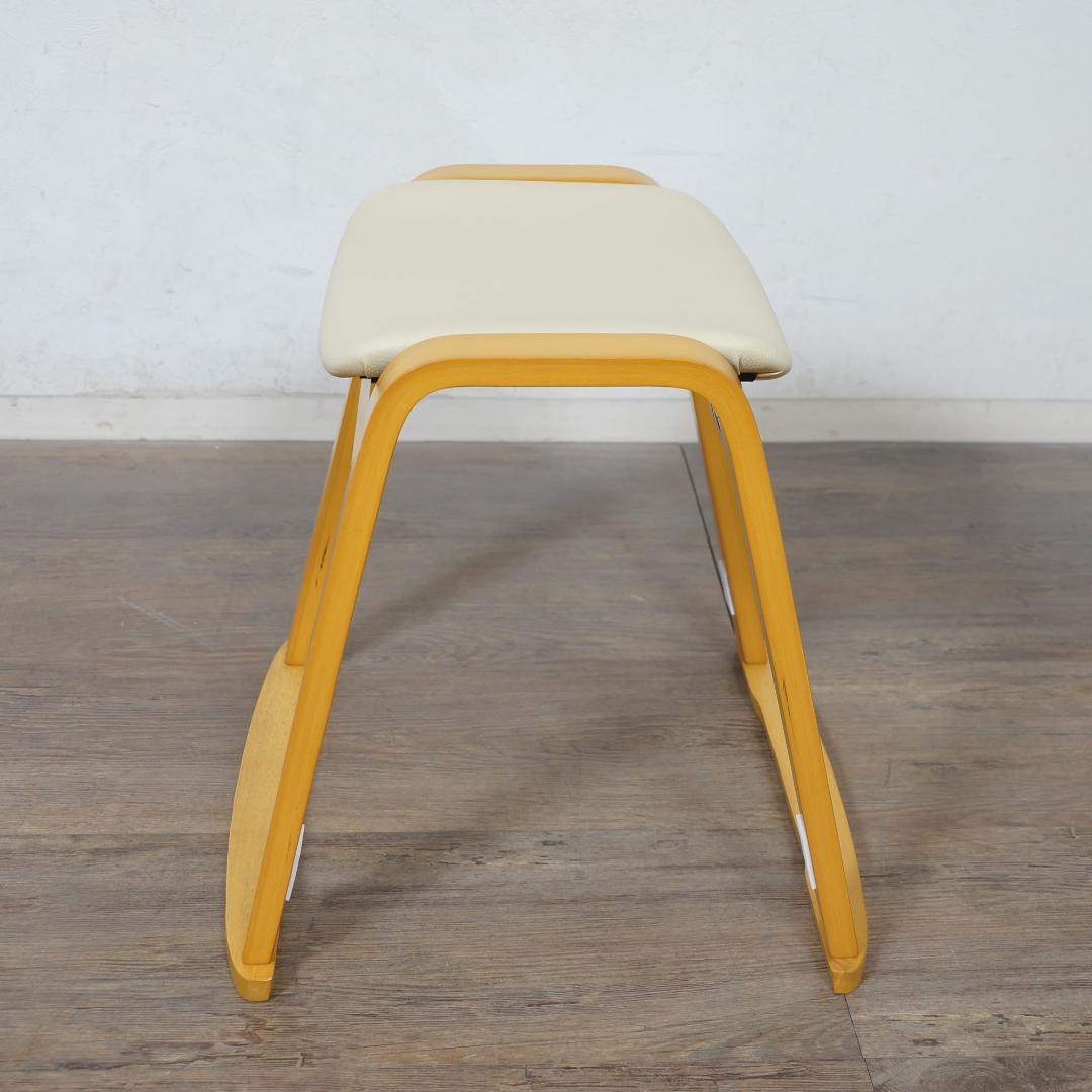 2脚セット【新品】合成皮革　重ねて収納できる スタッキングスツール