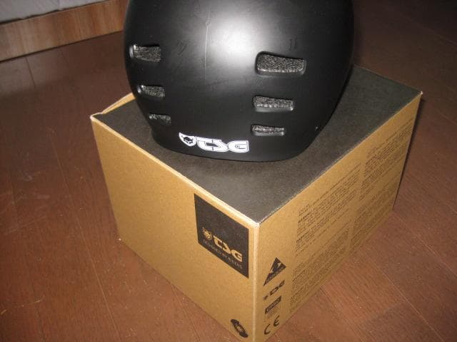 ヘルメットＴＳＧ　BMX　スケートボード L/XLサイズ　新品