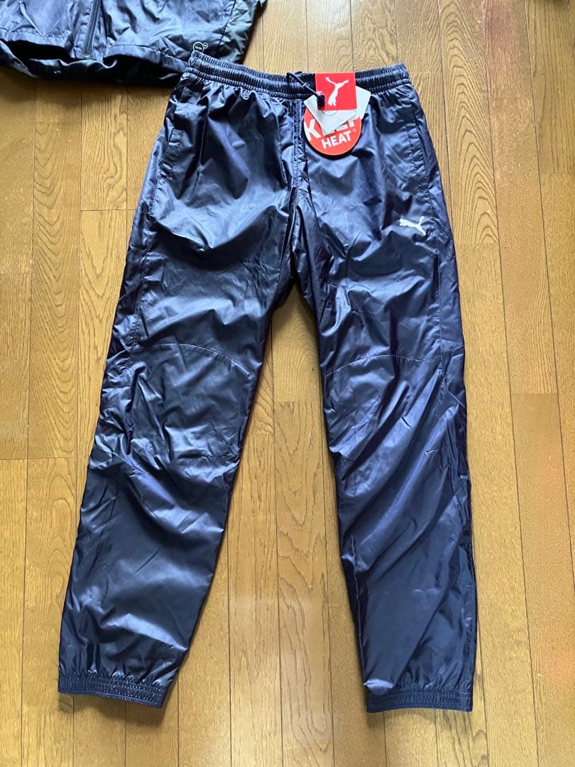 PUMA メンズLサイズ KEEP HEAT 上下セット　シャカシャカ　新品