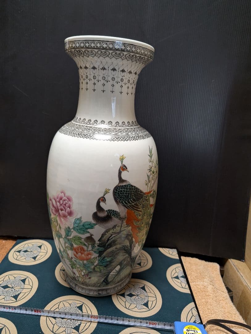 中国景徳鎮孔雀絵柄の陶器製フラワーベース特大