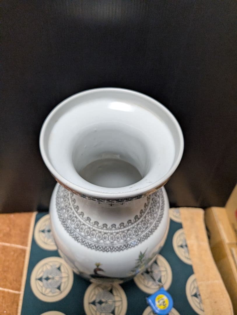 中国景徳鎮孔雀絵柄の陶器製フラワーベース特大