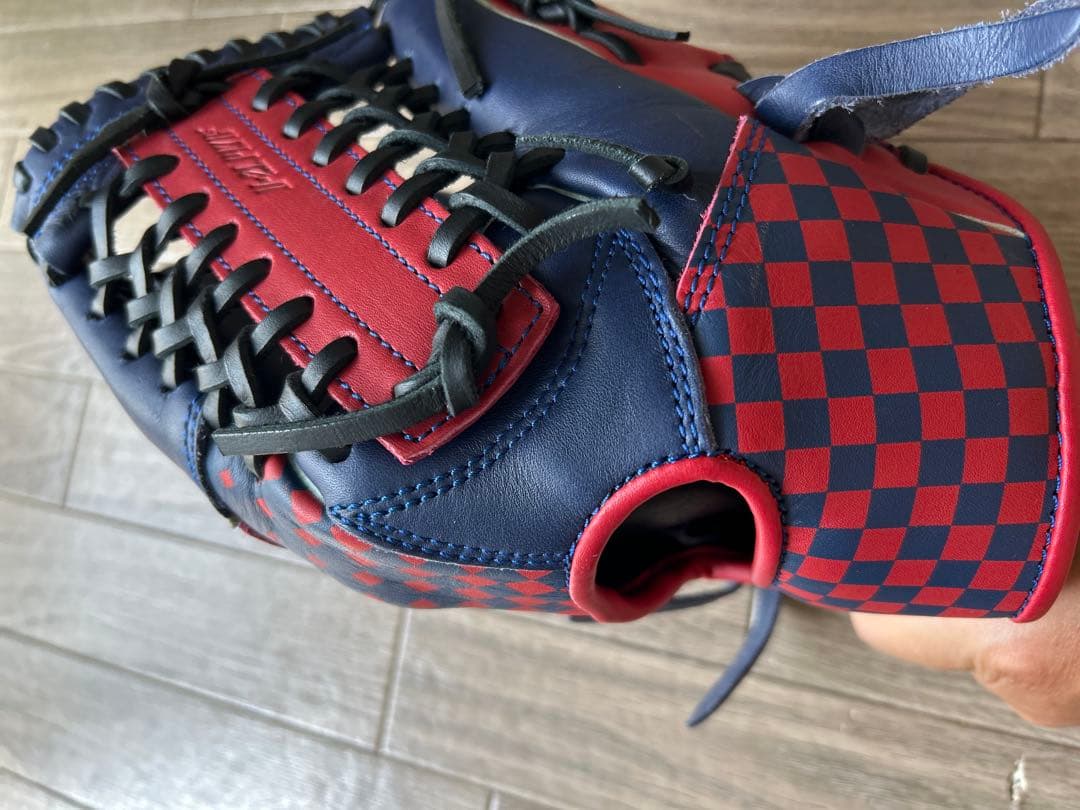 し*ま様 adidas 廃盤品　数量限定発売 ドット・デザイングローブ 赤と青２
