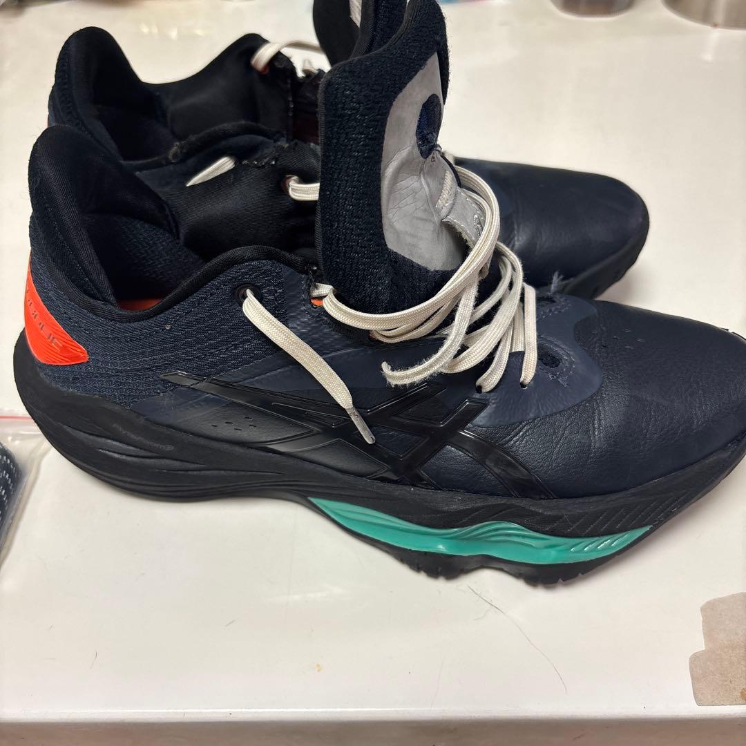 ASICS ballaholic NOVA SURGE Low ボーラーホリック