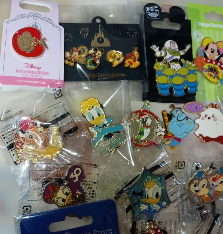 ディズニーピンバッジセット