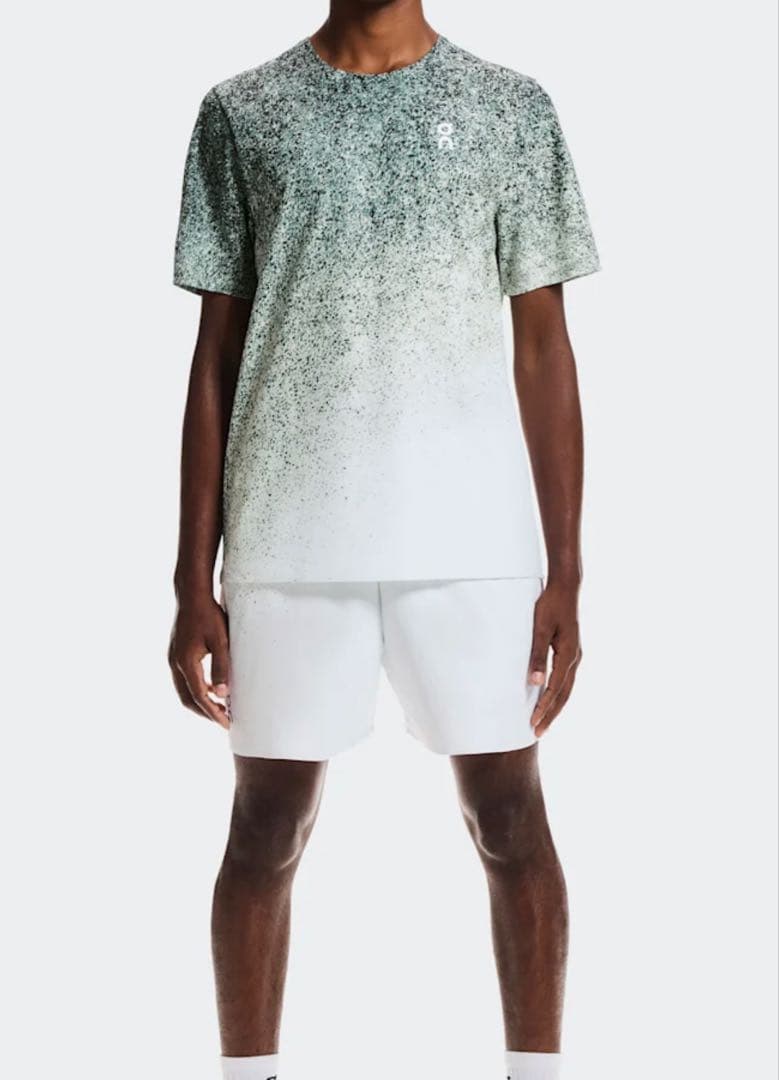 On cloud Court-T Fade men's S 上下セット
