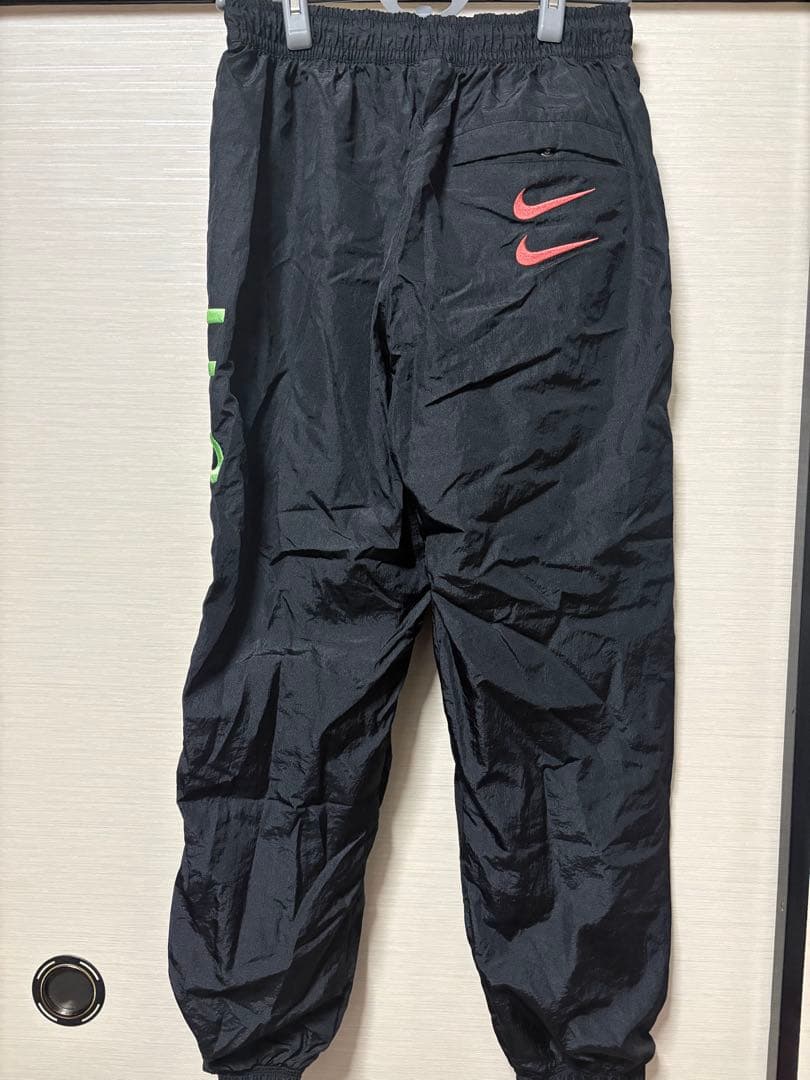 Nike フード付きウィンドブレーカー 黒