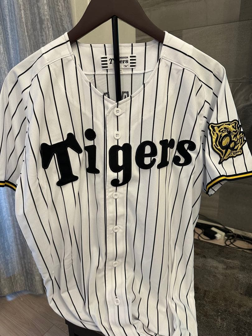 阪神タイガース 90周年ホーム用レプリカユニフォーム近本光司5 NPBワッペン付
