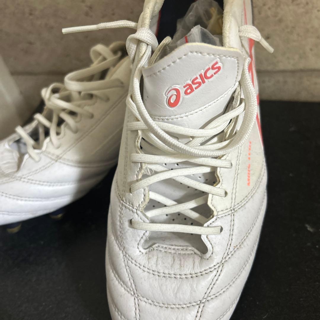 asics サッカーシューズ 白