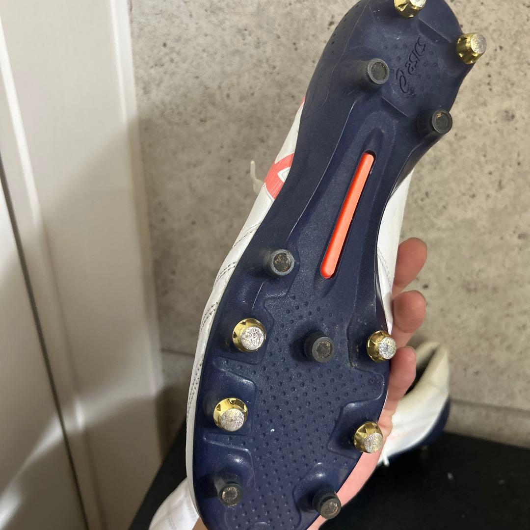 asics サッカーシューズ 白