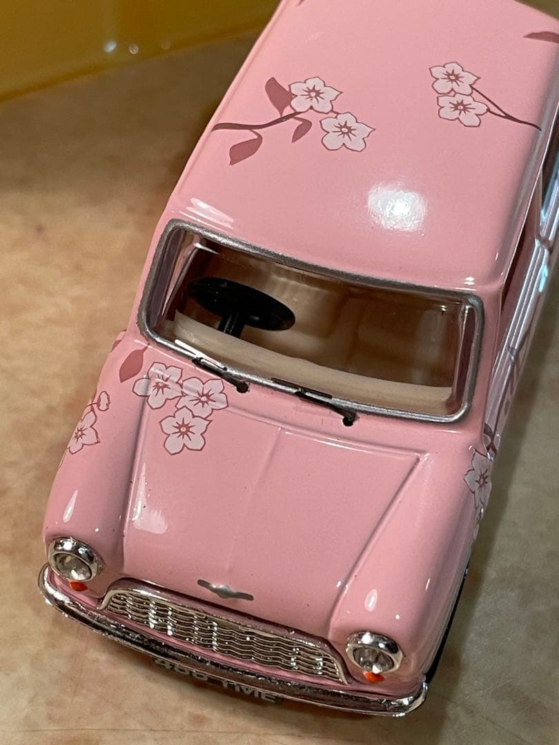Vanguards 花柄デザイン ピンクミニカー
